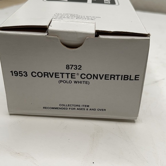 #8732 AMT Ertl 1953 Corvette Polo White 1/25 Scale Plastic Promo Model Car NEW - Picture 11 of 13